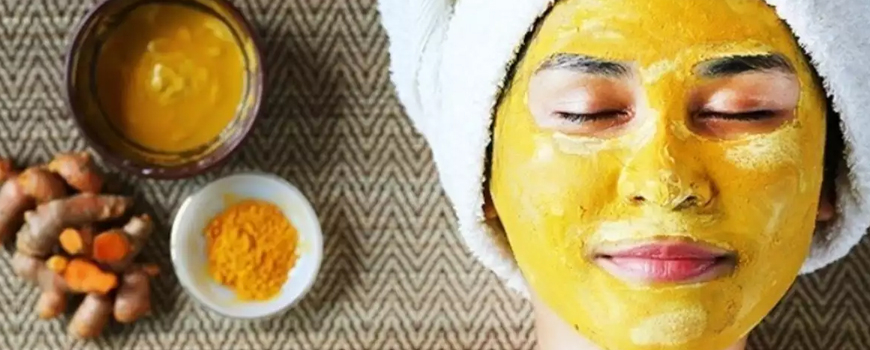 Face mask with turmeric, chickpea and sesame oil against wrinkles (recipe)