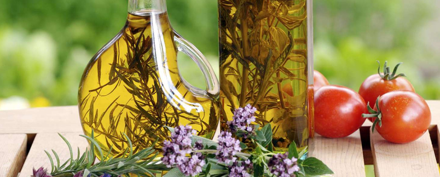 How to prepare homemade herbal vinegar?