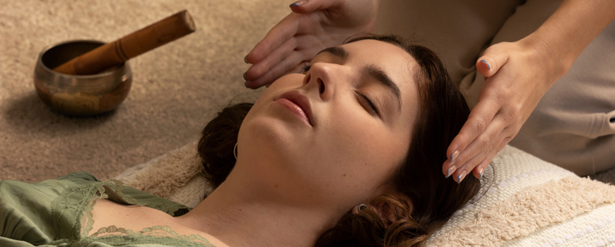 Reiki: Between Tradition, Practice, and Science